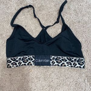Sports bra